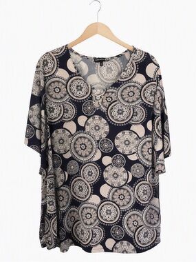 5/$25 Claire France Motif Blouse Size 2X